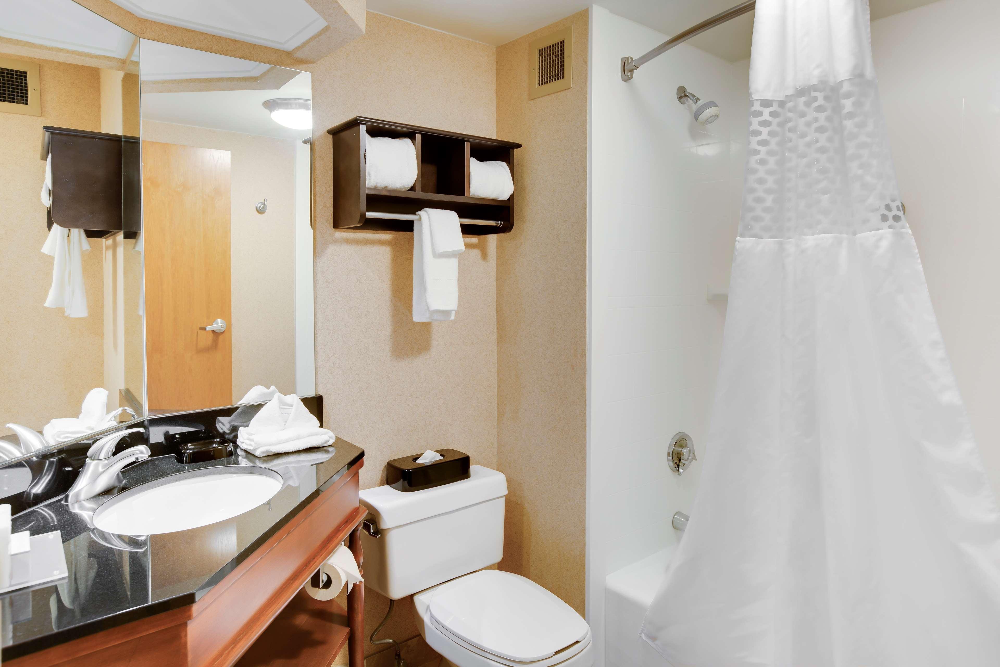 Hampton Inn Pittsburgh/Airport Moon Township Bagian luar foto