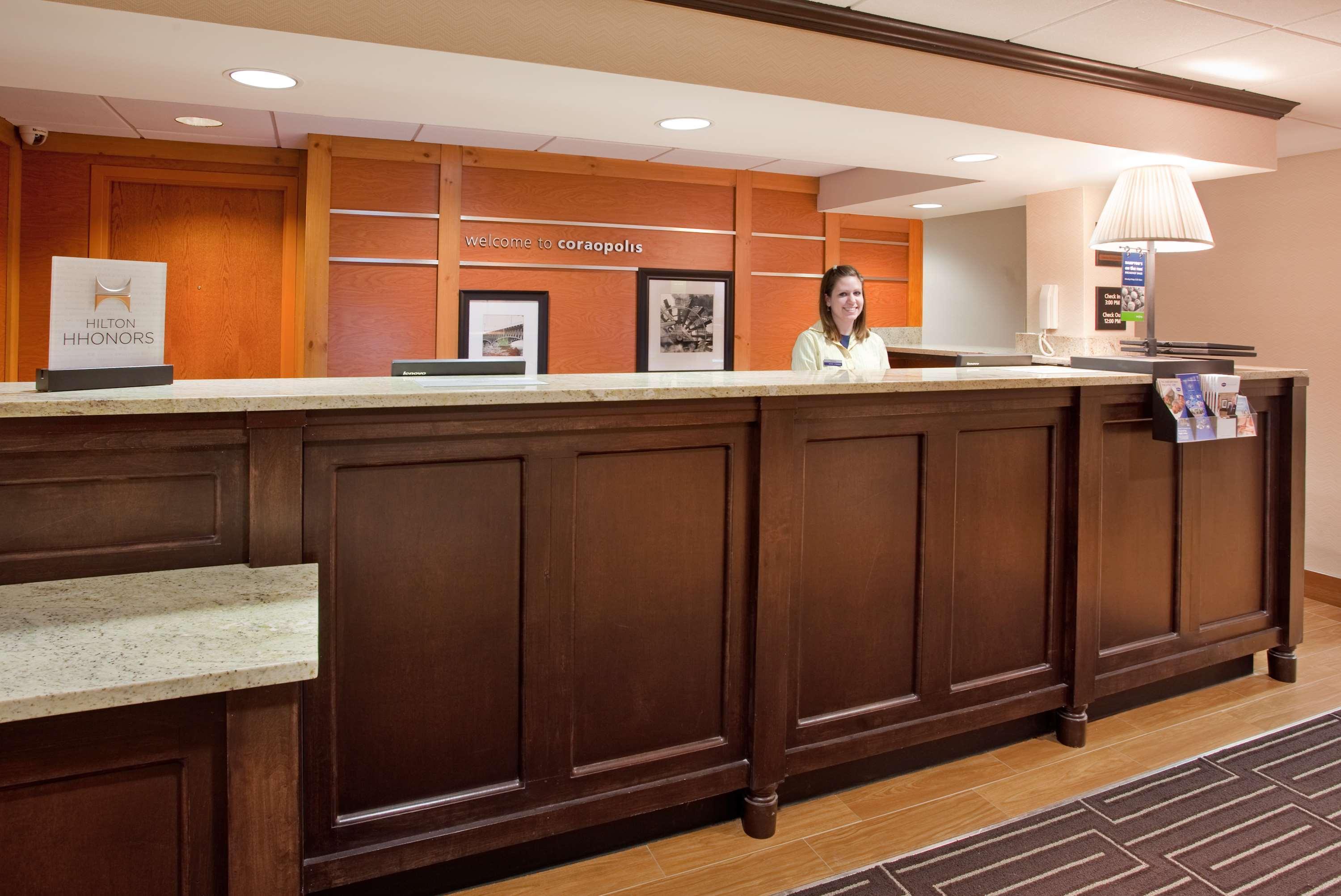 Hampton Inn Pittsburgh/Airport Moon Township Bagian luar foto