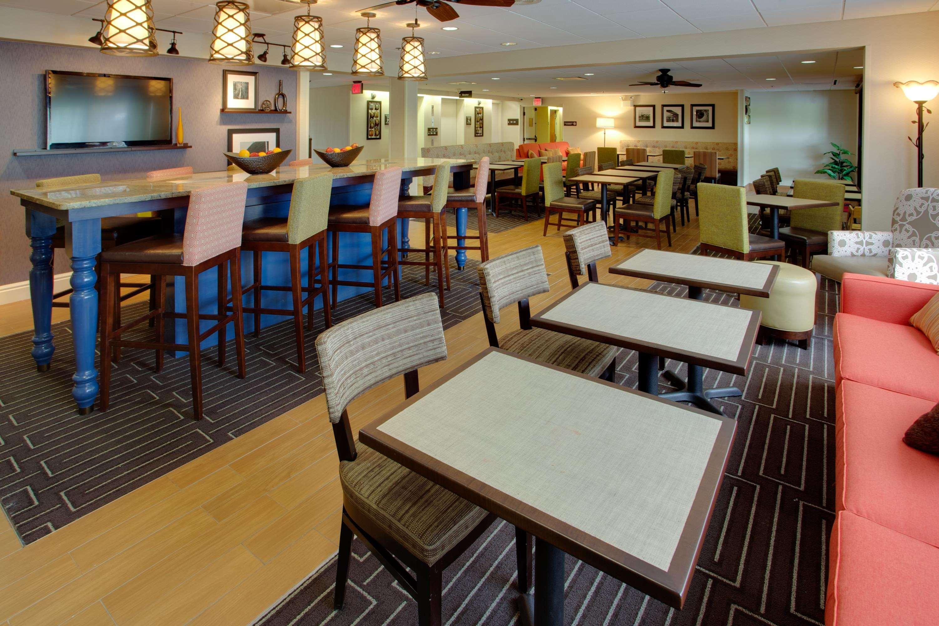 Hampton Inn Pittsburgh/Airport Moon Township Bagian luar foto