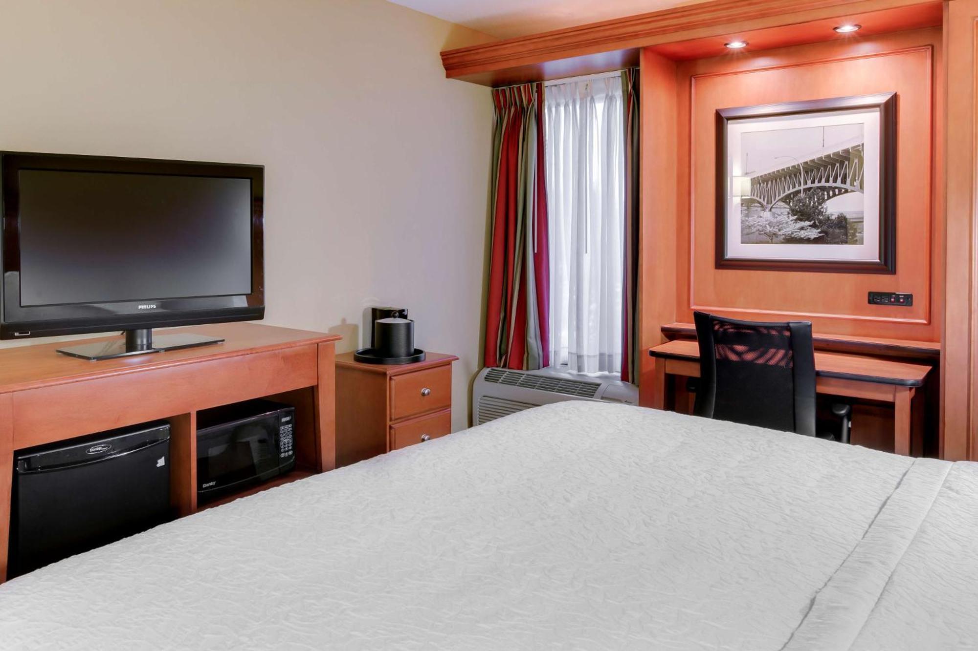 Hampton Inn Pittsburgh/Airport Moon Township Bagian luar foto