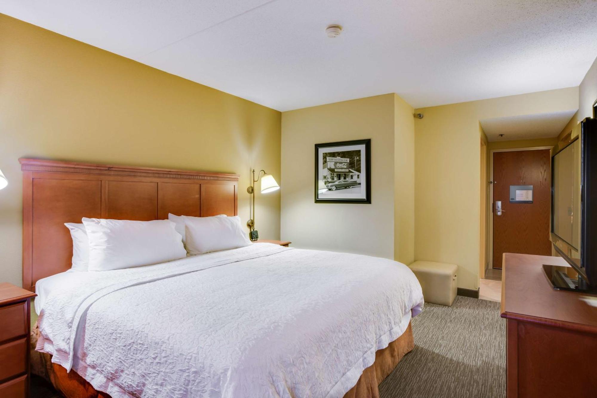 Hampton Inn Pittsburgh/Airport Moon Township Bagian luar foto