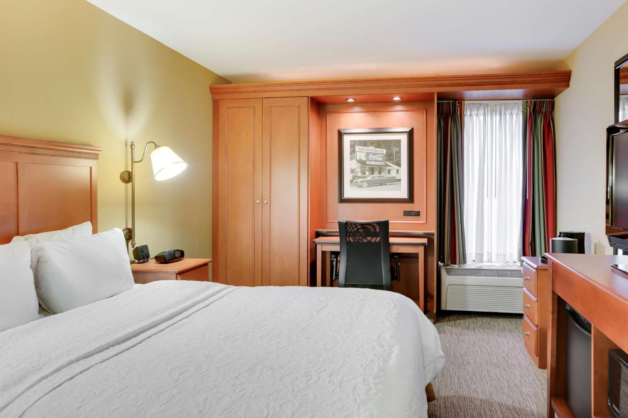 Hampton Inn Pittsburgh/Airport Moon Township Bagian luar foto